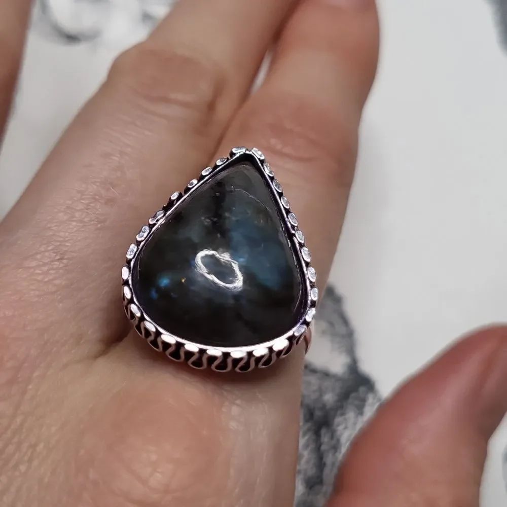 Teardrop Labradorite Ring - Size 8